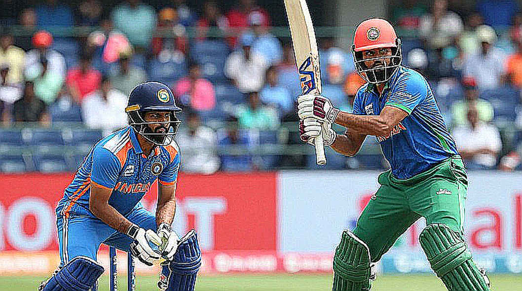 गुलाबी जर्सी, खाली खाता: PCB की नीलामी में शाहीन-बाबर के हस्ताक्षर हैं, रकम का हिसाब नहीं